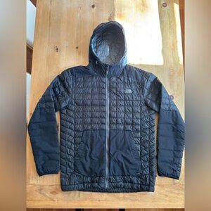The North Face Men's Black Hooded Puffer Jacket